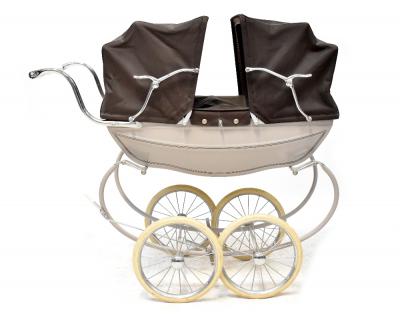 Silver cross twin hotsell dolls pram coach built