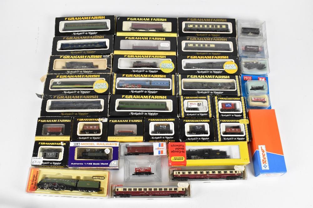 GRAHAM FARISH; a collection of N Gauge locos and accessories to include ...