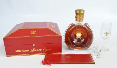 A bottle of Renault 'age unknown', Cognac with clear cut glass 